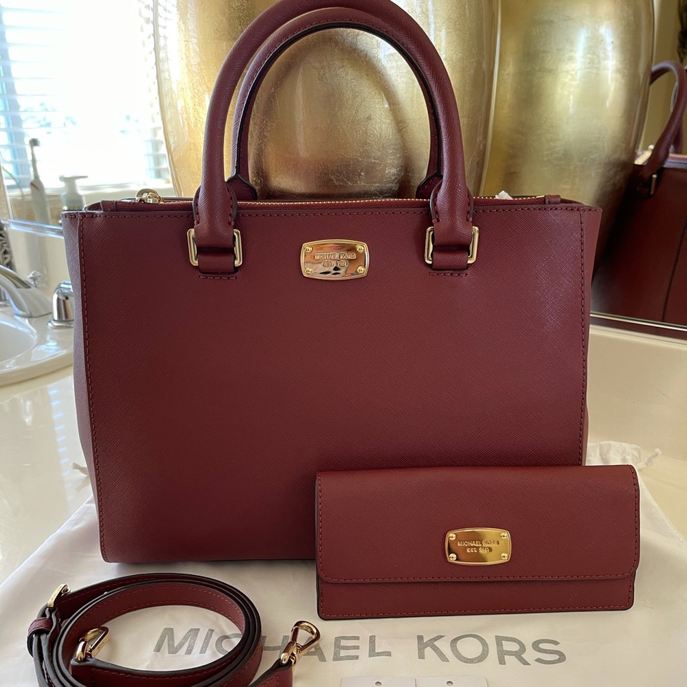Michael Kors purse and wallet set